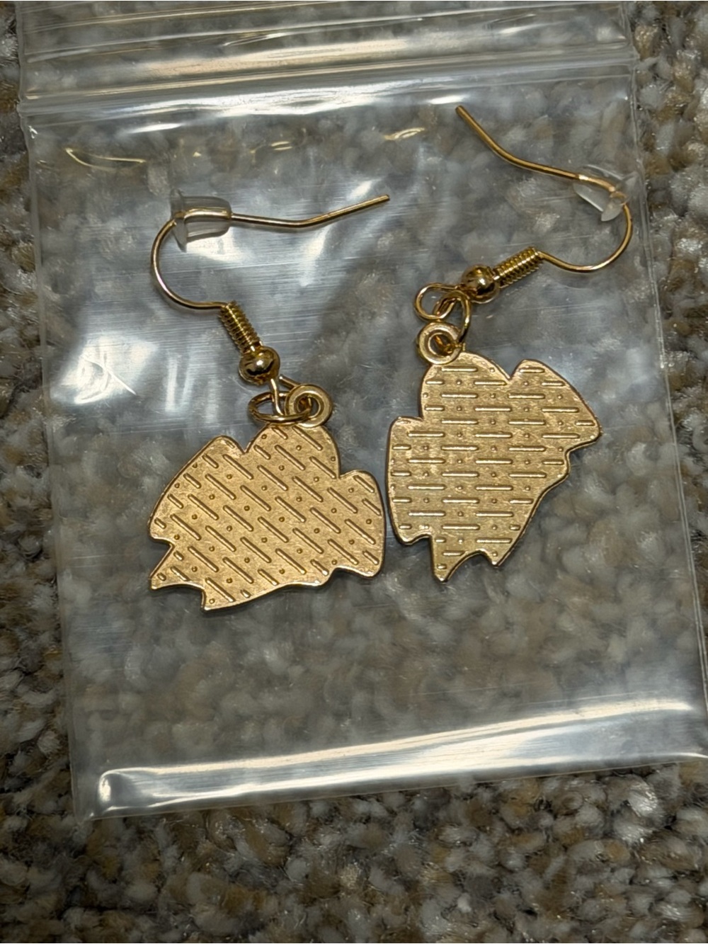 Handmade ghost dangle earrings - Picture 2 of 2